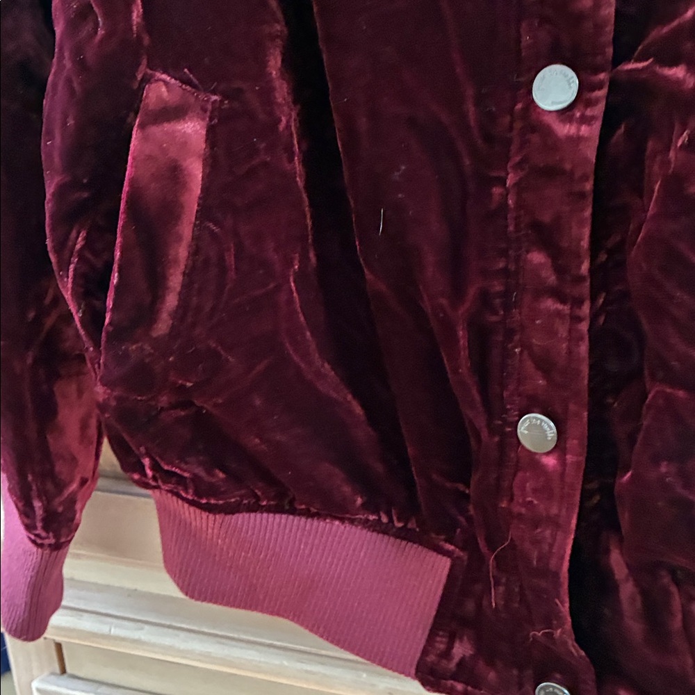 Peace Love world Women's Burgundyy Velvet Bomber Jacket sz XS - Picture 5 of 9